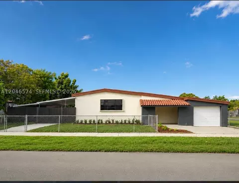 620 NW 182nd Ter, Miami Gardens, FL 33169