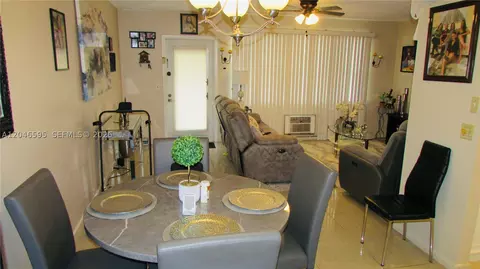 389 Tilford R #389, Deerfield Beach, FL 33442