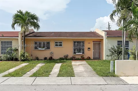 10112 SW 23rd St, Miami, FL 33165