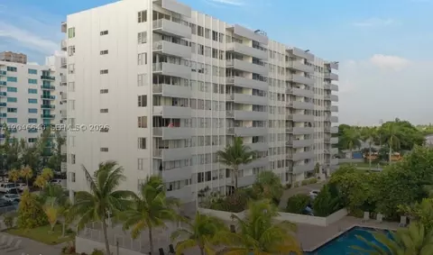 7545 E Treasure Dr #3I, North Bay Village, FL 33141