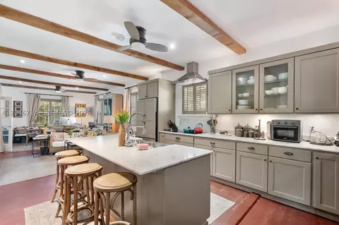 Kitchen - 8276 E Dixie Hwy, Miami, FL 33138 photo 4 of 4