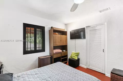 Bedroom - 8276 E Dixie Hwy, Miami, FL 33138 photo 8 of 11