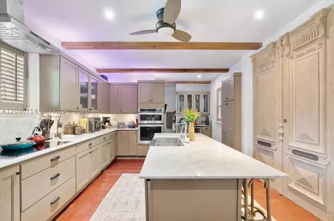 Kitchen - 8276 E Dixie Hwy, Miami, FL 33138 photo 2 of 4