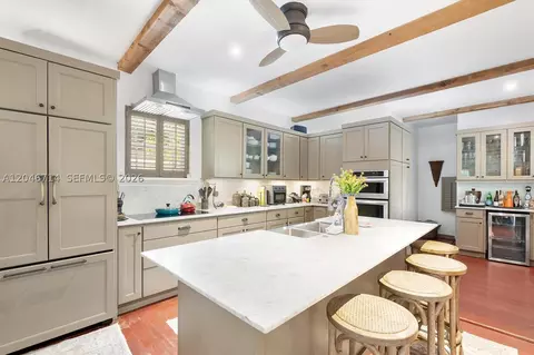 Kitchen - 8276 E Dixie Hwy, Miami, FL 33138 photo 1 of 4