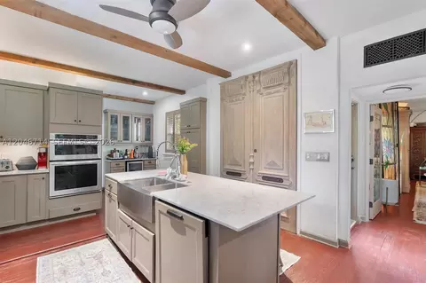 Kitchen - 8276 E Dixie Hwy, Miami, FL 33138 photo 3 of 4
