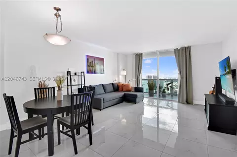 1800 N Bayshore Dr #4106, Miami, FL 33132