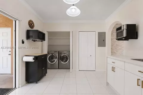 Other - 3539 W 76th St #6, Hialeah, FL 33018 photo 5 of 8