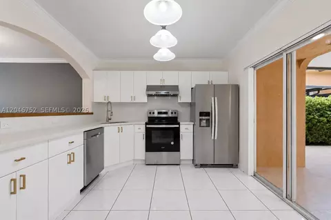 Kitchen - 3539 W 76th St #6, Hialeah, FL 33018 photo 2 of 3