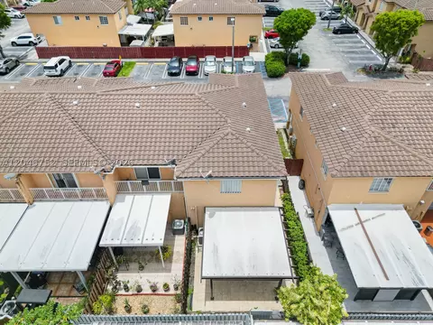 View/Area - 3539 W 76th St #6, Hialeah, FL 33018 photo 6 of 7