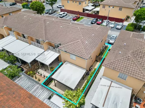 View/Area - 3539 W 76th St #6, Hialeah, FL 33018 photo 7 of 7