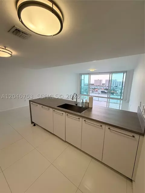 Undisclosed, Sunny Isles Beach, FL 33160