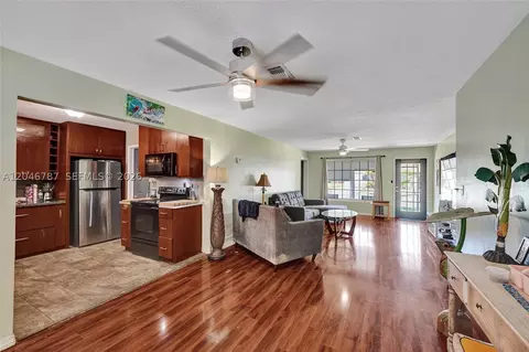 Living - 206 SE 3rd St, Dania Beach, FL 33004 photo 7 of 7