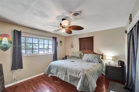 Bedroom - 206 SE 3rd St, Dania Beach, FL 33004 photo 1 of 4