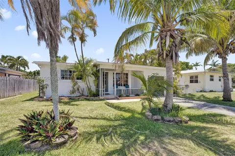 Exterior - 206 SE 3rd St, Dania Beach, FL 33004 photo 3 of 7