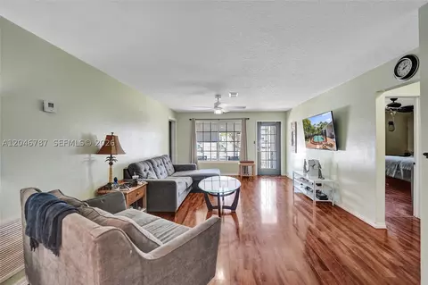 Living - 206 SE 3rd St, Dania Beach, FL 33004 photo 5 of 7