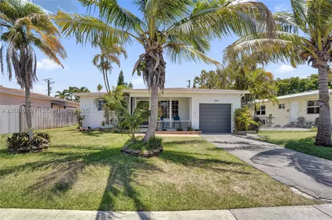 Exterior - 206 SE 3rd St, Dania Beach, FL 33004 photo 1 of 7