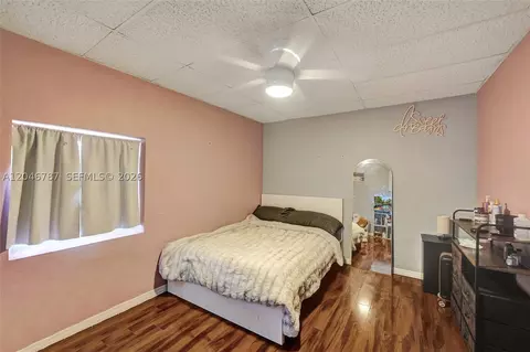 Bedroom - 206 SE 3rd St, Dania Beach, FL 33004 photo 3 of 4