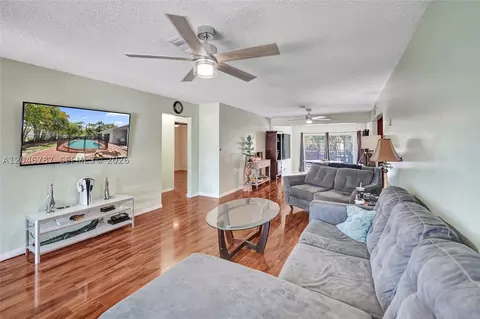 Living - 206 SE 3rd St, Dania Beach, FL 33004 photo 3 of 7