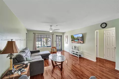 Living - 206 SE 3rd St, Dania Beach, FL 33004 photo 6 of 7