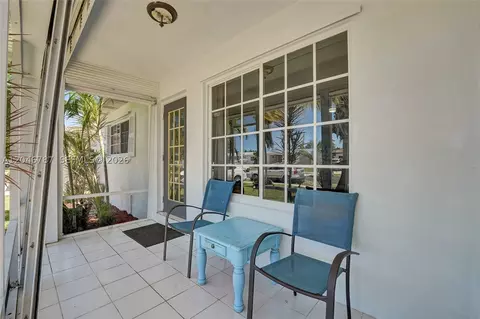 Exterior - 206 SE 3rd St, Dania Beach, FL 33004 photo 4 of 7