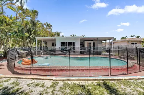 Exterior - 206 SE 3rd St, Dania Beach, FL 33004 photo 7 of 7