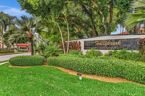 671 S Hollybrook Dr #209, Pembroke Pines, FL 33025