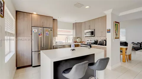 1237 NW 125th Ter, Sunrise, FL 33323