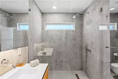 Bath - 9033 Emerson Ave, Surfside, FL 33154 photo 3 of 5