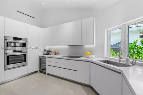Kitchen - 9033 Emerson Ave, Surfside, FL 33154 photo 2 of 4