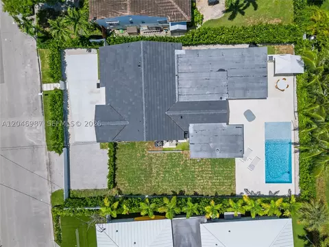 View/Area - 9033 Emerson Ave, Surfside, FL 33154 photo 2 of 3