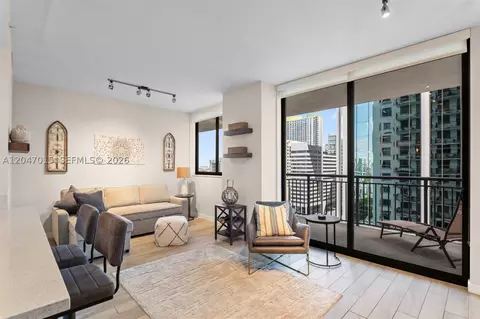 999 SW 1st Ave #2015, Miami, FL 33130