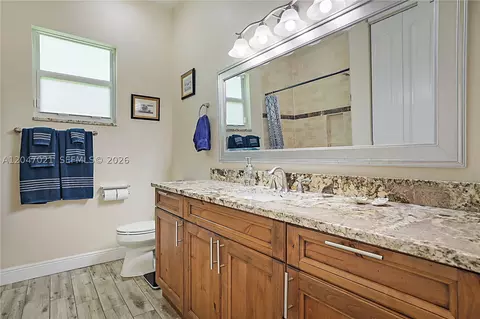Bath - 12127 N 154th Rd N, Jupiter, FL 33478 photo 5 of 5
