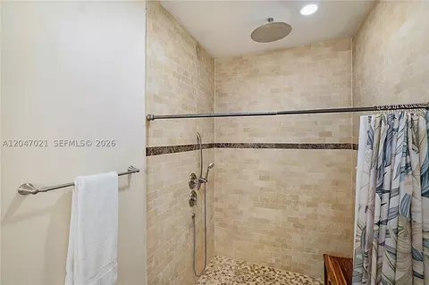 Bath - 12127 N 154th Rd N, Jupiter, FL 33478 photo 3 of 5