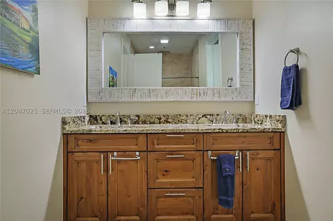 Bath - 12127 N 154th Rd N, Jupiter, FL 33478 photo 1 of 5