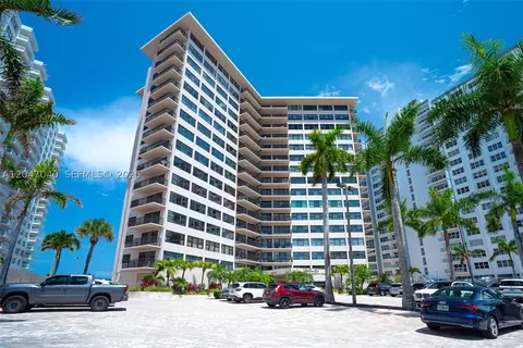 3800 Galt Ocean Dr #PH 14, Fort Lauderdale, FL 33308