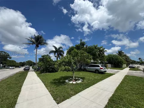 2200 SW 42nd Ave, Fort Lauderdale, FL 33317