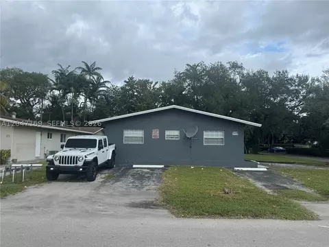 353 SW 19th Ave, Fort Lauderdale, FL 33312