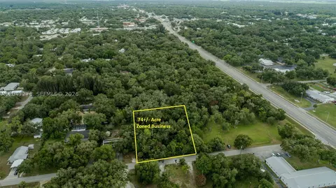 543 E Hickpochee Ave, La Belle, FL 33935 photo 4