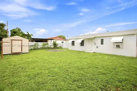Exterior - 790 E 6th Pl, Hialeah, FL 33010 photo 4 of 6