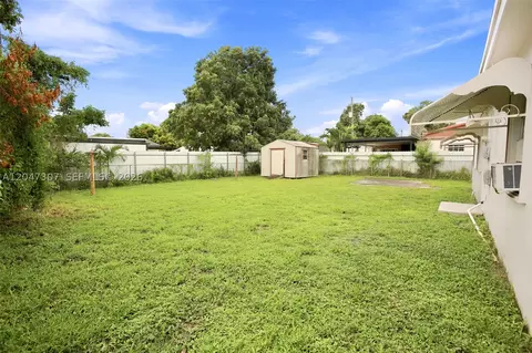 Exterior - 790 E 6th Pl, Hialeah, FL 33010 photo 3 of 6