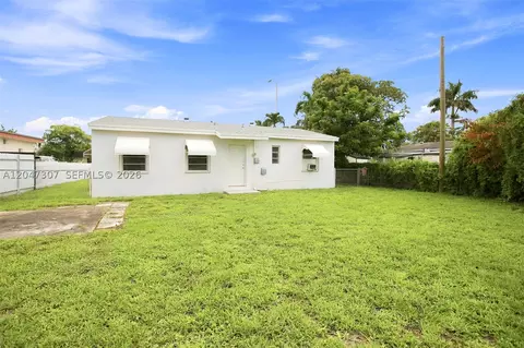 Exterior - 790 E 6th Pl, Hialeah, FL 33010 photo 5 of 6