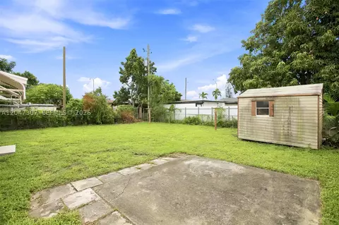 Exterior - 790 E 6th Pl, Hialeah, FL 33010 photo 6 of 6