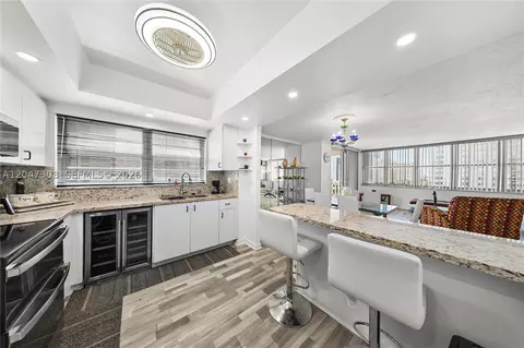 1825 S Ocean Dr #914, Hallandale Beach, FL 33009