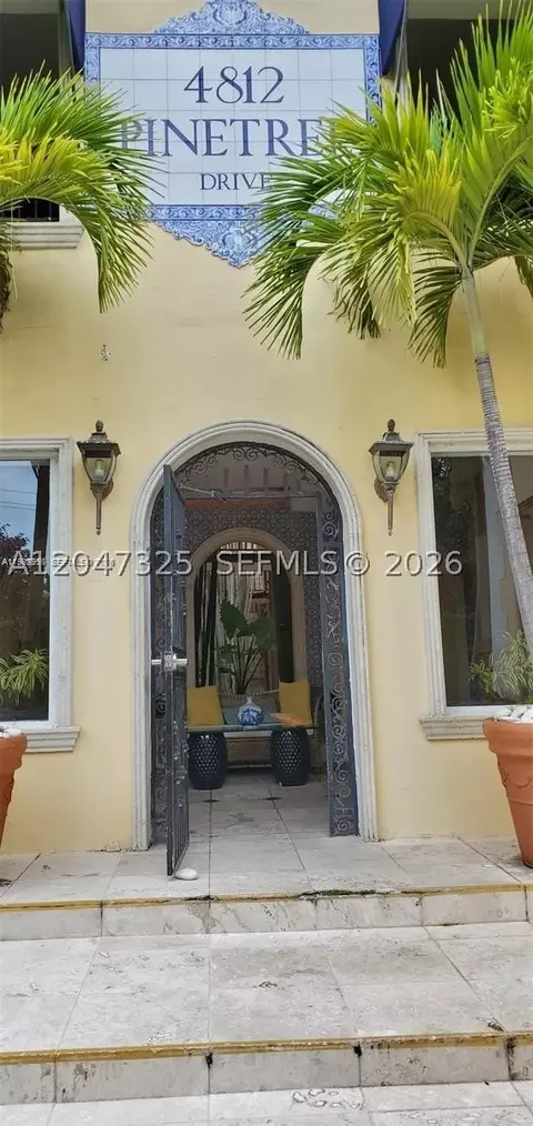 4812 Pine Tree Dr #201, Miami Beach, FL 33140