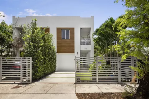 3139 Ohio St #3139, Coconut Grove, FL 33133