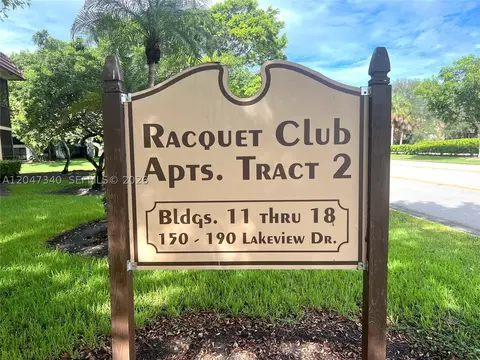 182 Lakeview Dr #204, Weston, FL 33326