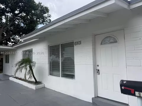 6901 Thomas St, Hollywood, FL 33024