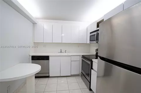 600 Three Islands Blvd #316, Hallandale Beach, FL 33009