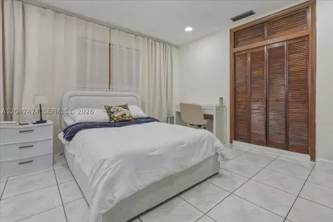 Bedroom - 7850 W 16th Ave, Hialeah, FL 33014 photo 4 of 6