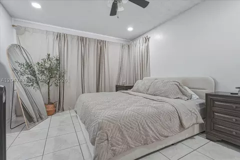 Bedroom - 7850 W 16th Ave, Hialeah, FL 33014 photo 1 of 6